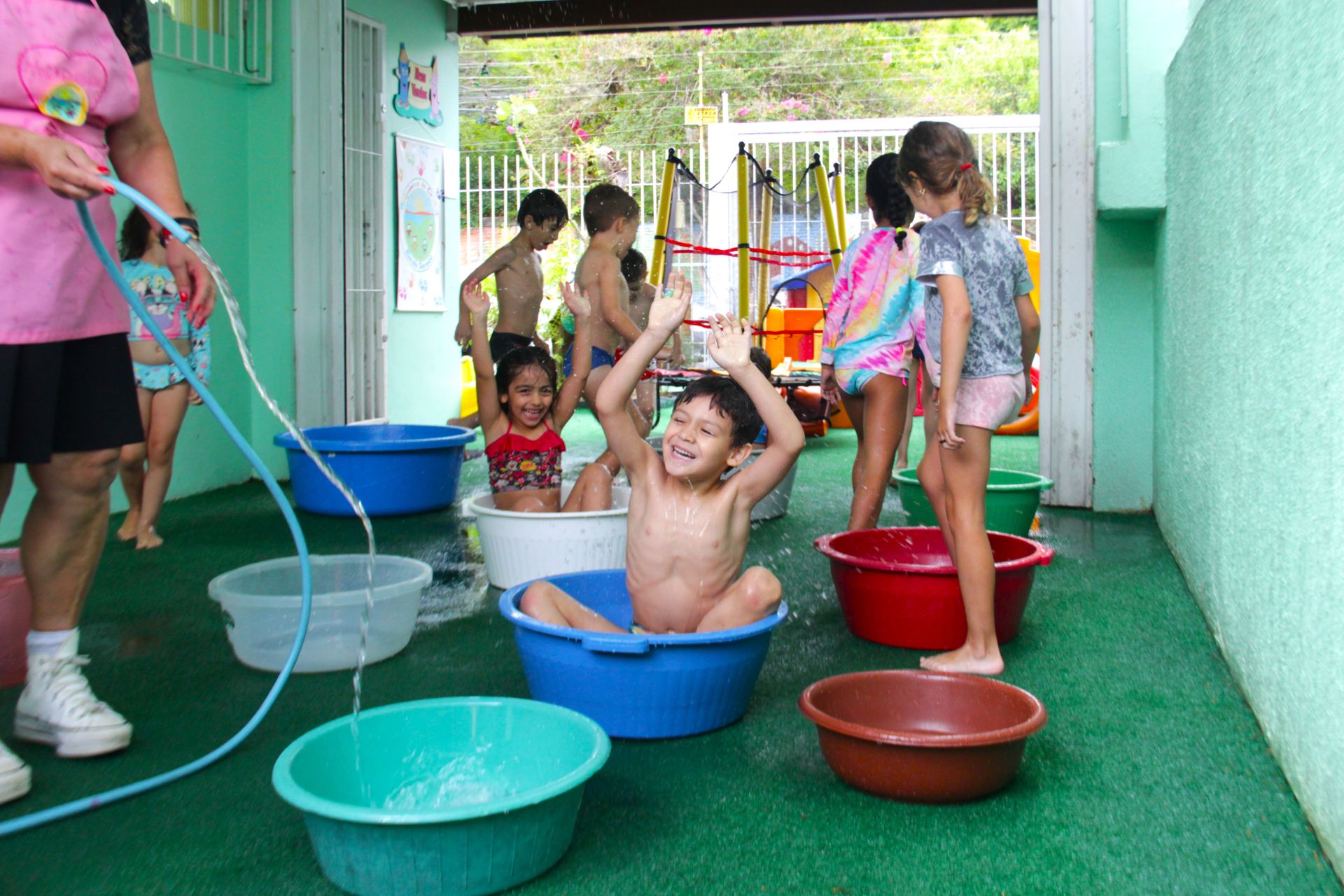 Explorando o Mundo: Atividades Educativas para Crianças
